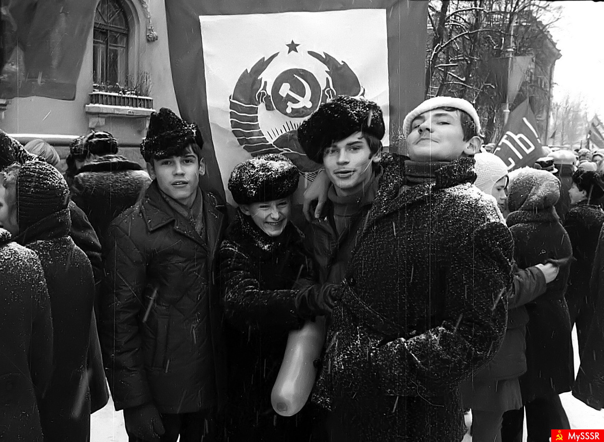 Демонстрация 7 ноября 1972 г. г.Пушкин