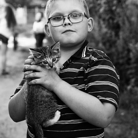 мальчик с котиком