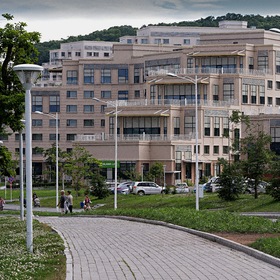 Учебные и жилые корпуса кампуса Федерального университета